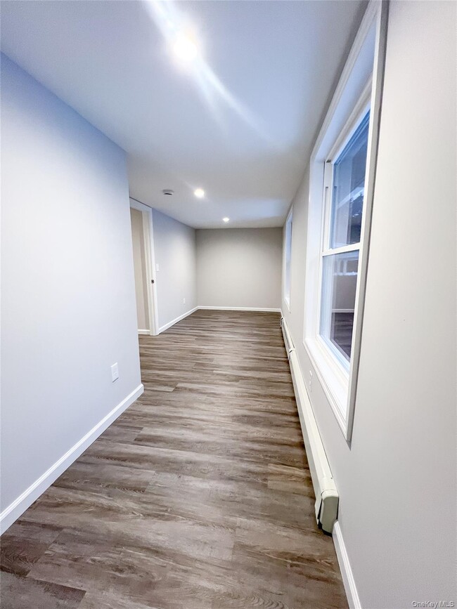 Building Photo - 800 Deer Park Ave