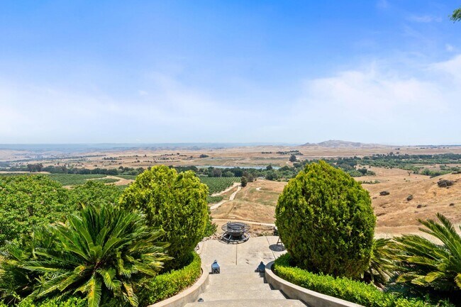 Building Photo - 14215 Killarney Dr