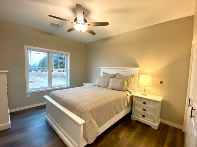 Building Photo - 608 Pine St