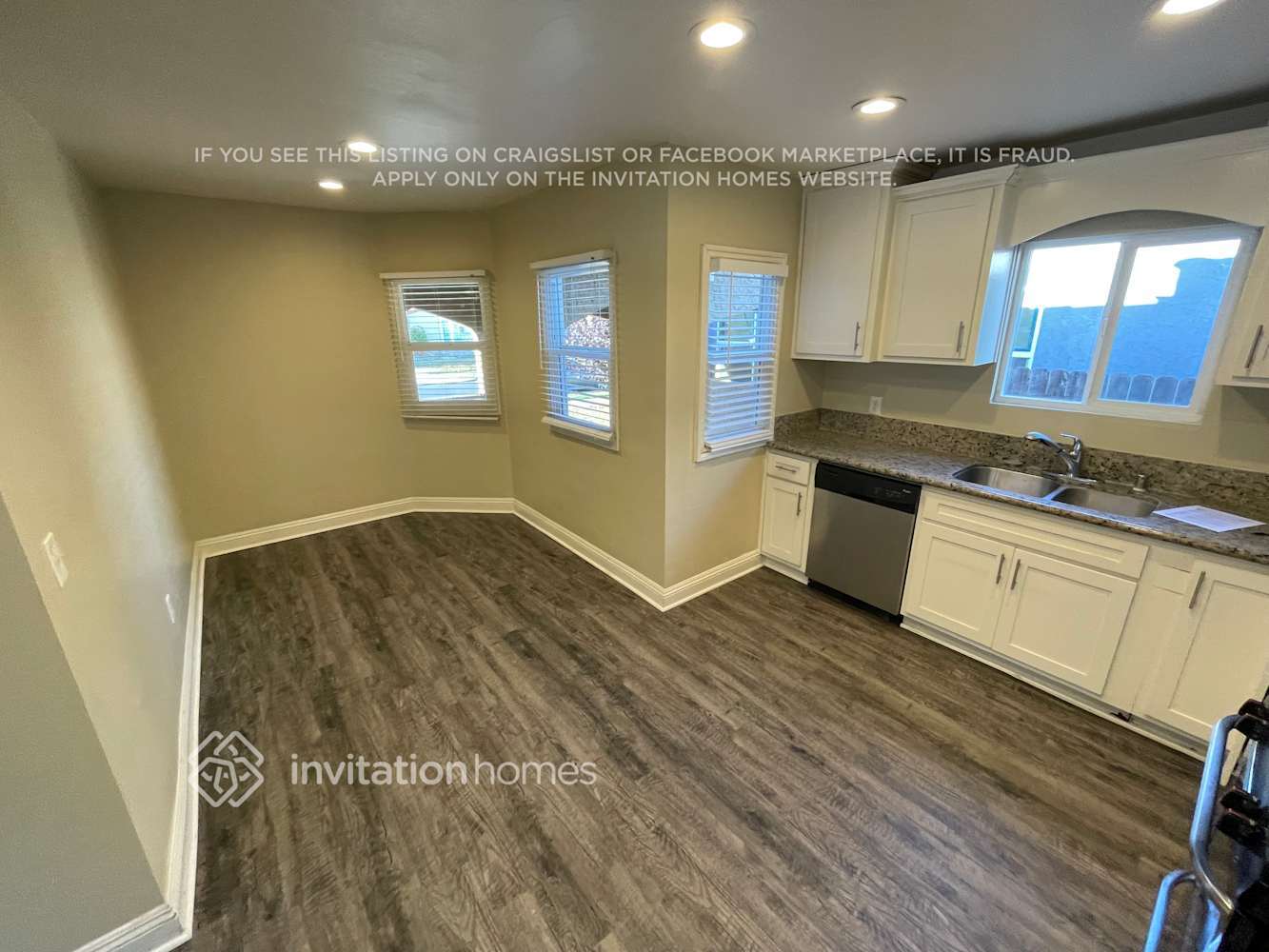 Building Photo - 1240 W 82nd St