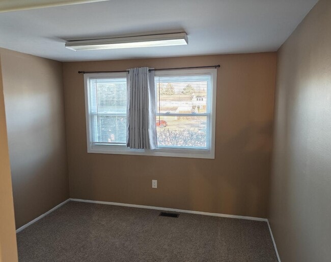 Building Photo - 1813 Brentwood