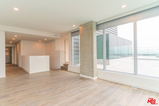 Building Photo - 601 Eleventh Ave