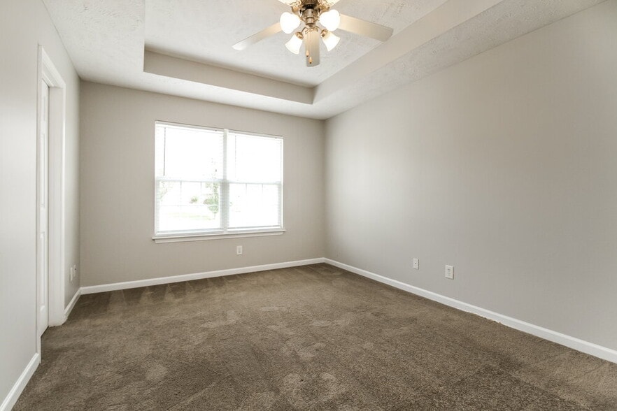 Building Photo - 127 Lyndhurst Dr