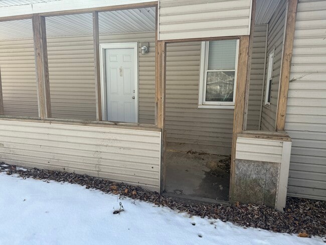 Building Photo - 120 Lakeview Blvd