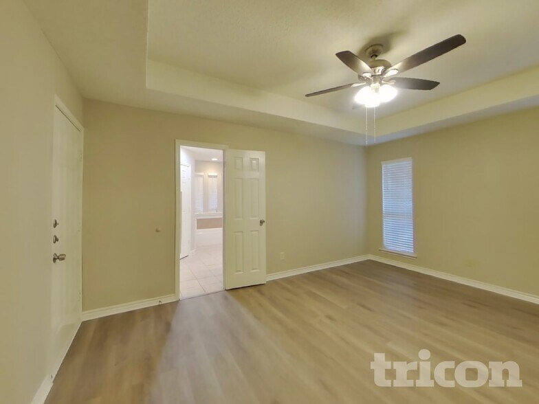 Building Photo - 528 Renee Ln