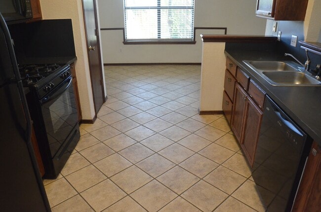Building Photo - Great Home, Great Value