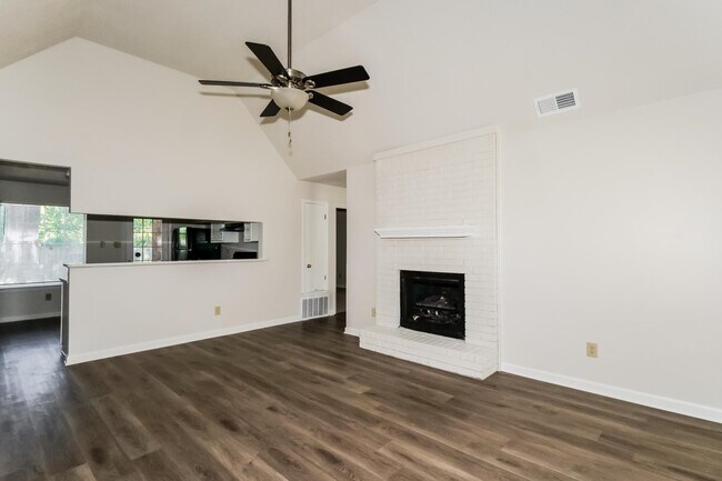Building Photo - 2813 Arbor Lane Cove