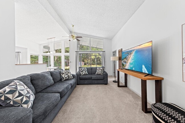 Building Photo - 111 McEwen Dr