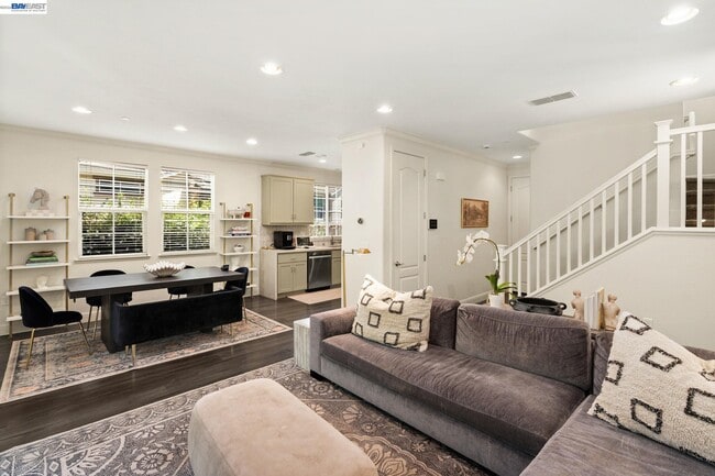 Building Photo - 310 Elworthy Ranch Cir