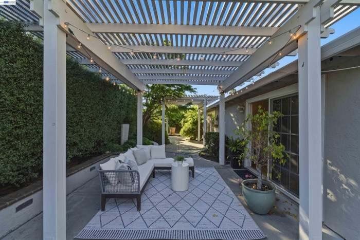 Building Photo - 36017 Plumeria Way