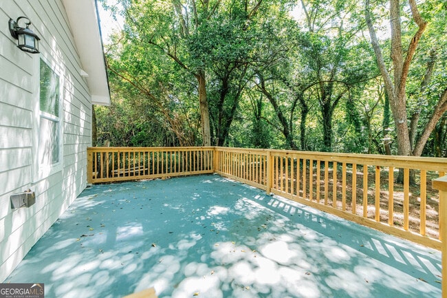 Building Photo - 3584 Log Cabin Dr