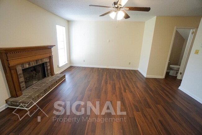 Building Photo - 395 Jamestown Manor Dr
