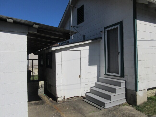 Building Photo - 918 Mehle St