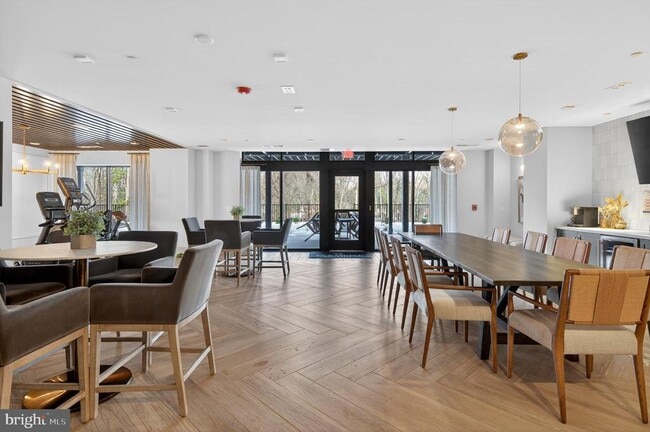 Building Photo - 76 Old Mill Bottom Rd N