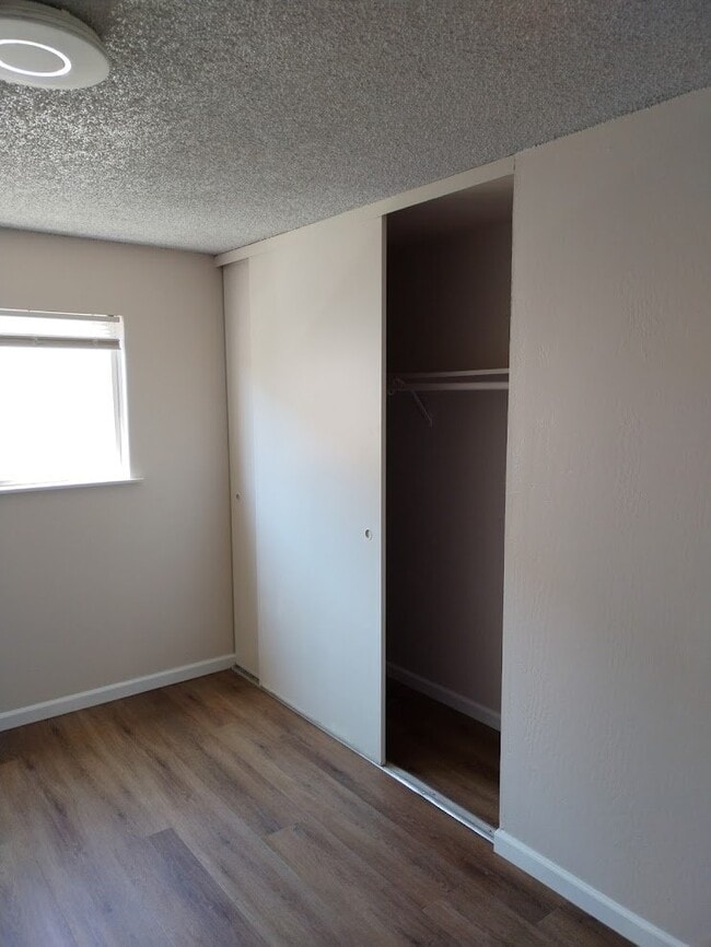 Building Photo - 1130 Yuba Ave