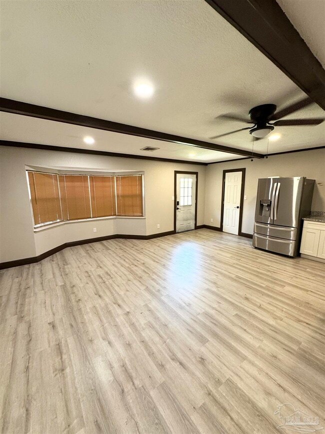 Building Photo - 9720 Sandpiper St
