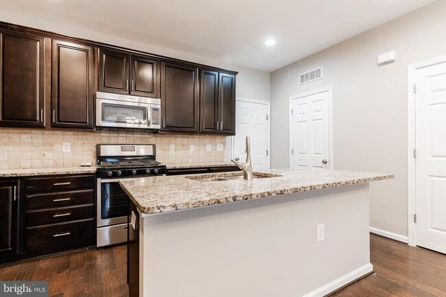 Building Photo - 42769 Keiller Terrace