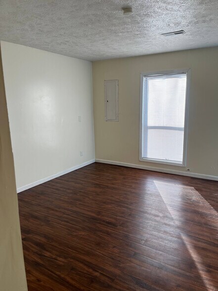 Building Photo - 5735 Aftonshire Dr