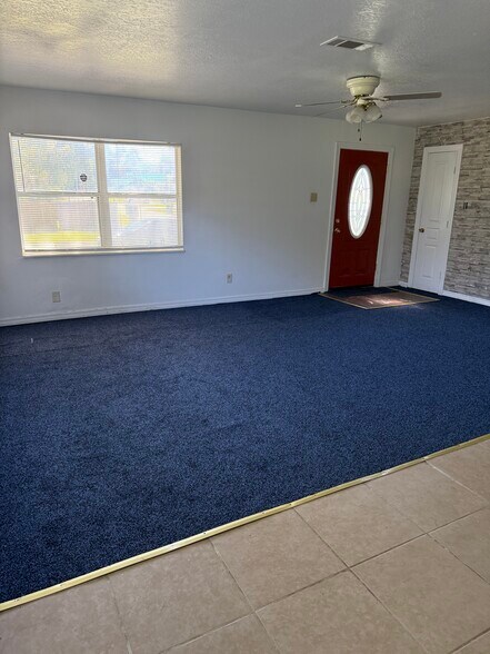 Building Photo - 733 Magnolia Ave