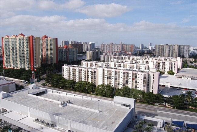 Building Photo - 200 Sunny Isles Blvd