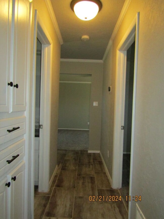 Building Photo - MacArthur Schools Area!