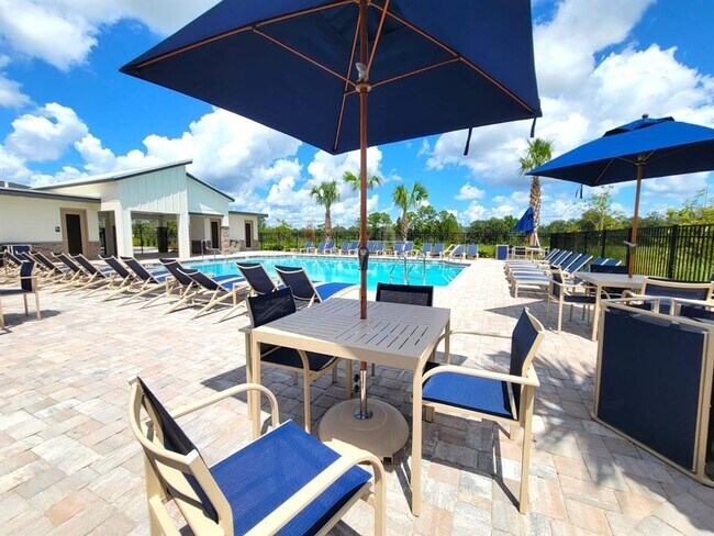 Building Photo - 241 Bogey Dr