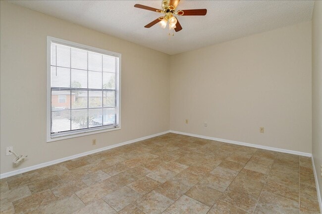 Building Photo - Winter Park 2 Bedroom Upgraded Condo
