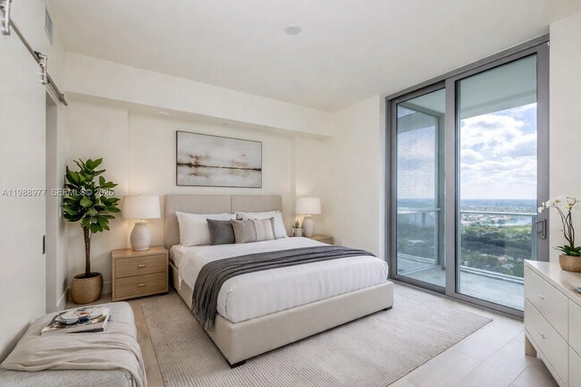 Building Photo - 2000 Metropica Wy