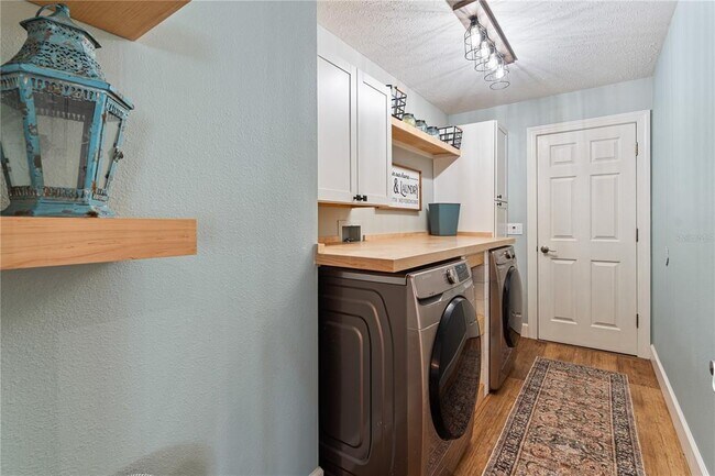 Building Photo - 6611 Surfside Blvd