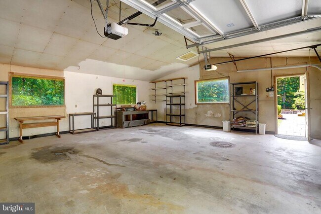Building Photo - 6030 Berwynd Rd
