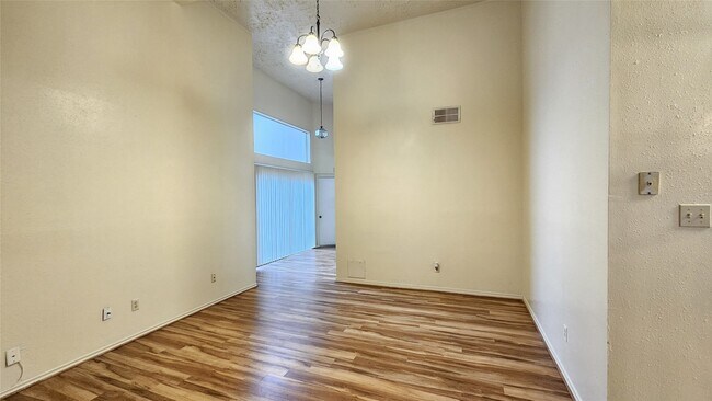 Building Photo - 8731 Croteau Dr