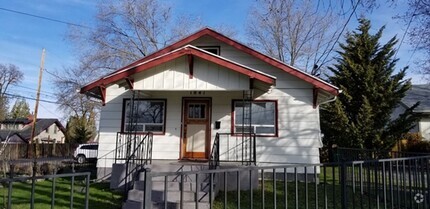 Building Photo - Pacific Terrace Neighborhood