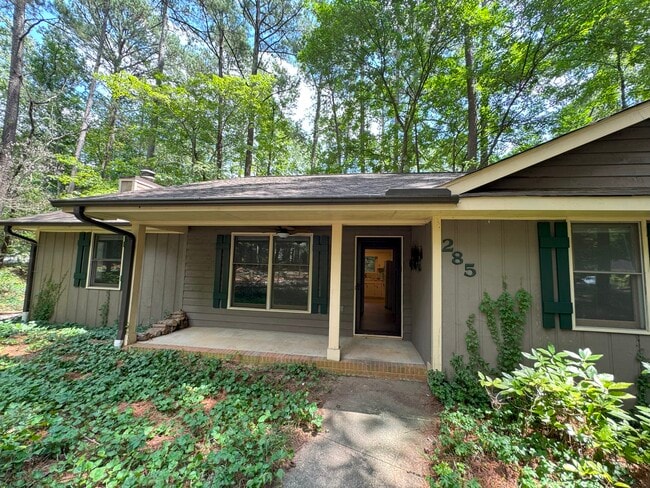 Building Photo - 285 High Meadow Dr