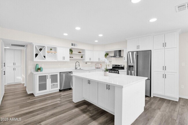 Building Photo - 301 N 87th St