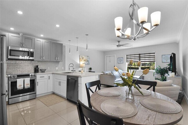 Building Photo - 2701 Middle River Dr