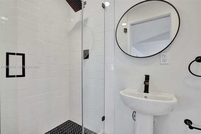 Building Photo - 1911 NW 40th Ct