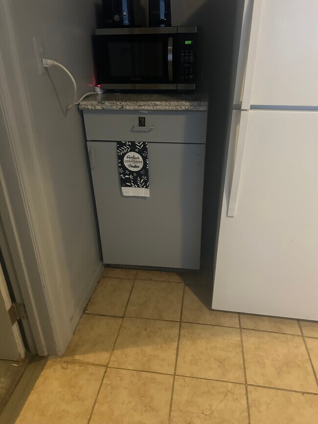 Building Photo - WHITFIELD FLR 1