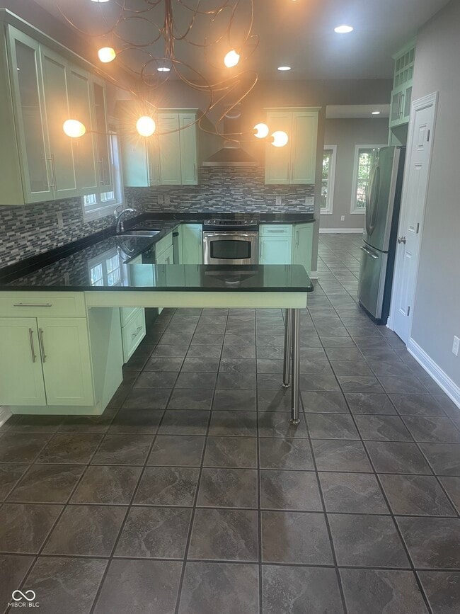 Building Photo - 5670 Honey Locust Dr