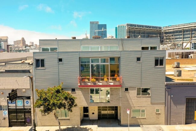 Building Photo - 712 Bryant St