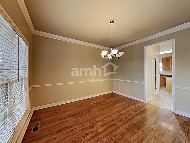 Building Photo - 2091 Lequire Ln