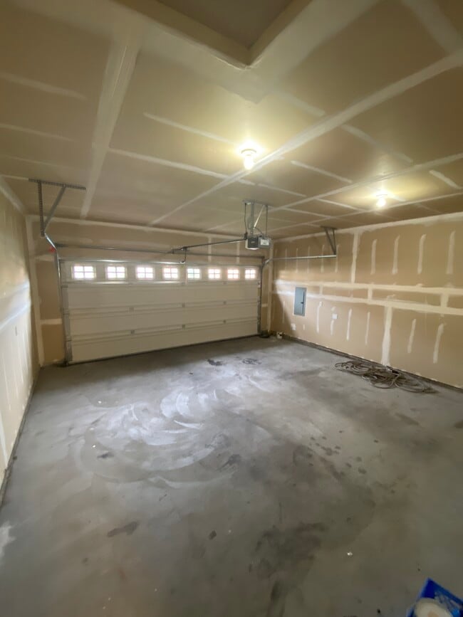 Building Photo - 12205 SE 262nd Ct