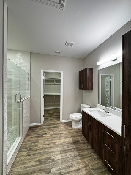 Building Photo - 4008 La Vista Ave