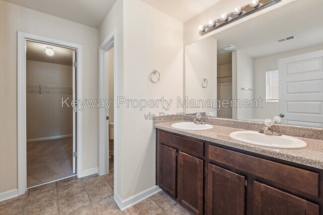 Building Photo - 910 Clover Ct