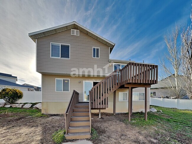 Building Photo - 1496 N 2150 W