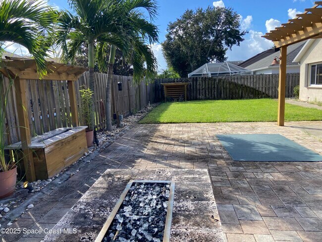Building Photo - 1847 Abbeyridge Dr