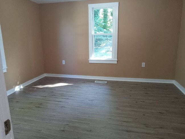 Building Photo - PRICE IMPROVEMENT Stunning 3 Bedroom Home FOR RENT in Millville NJ $1575