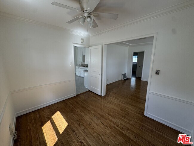 Building Photo - 6003 Bellflower Blvd