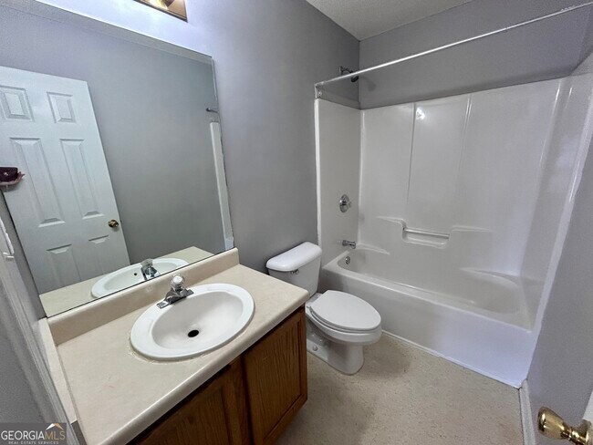 Building Photo - 22 Meadow Chase Way