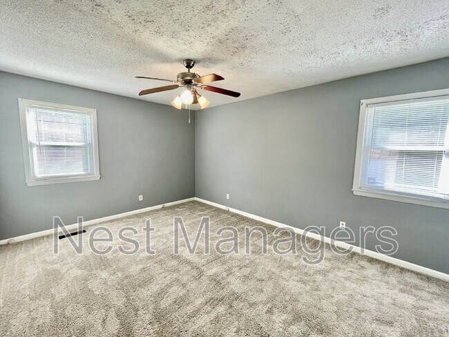 Building Photo - 7401 Paxton Dr