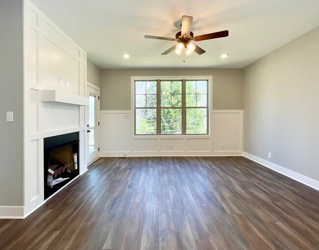 Building Photo - 141 Cottage Ln